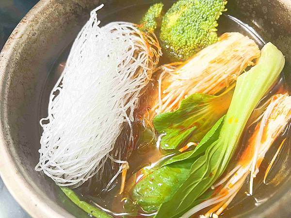 廣達香麻辣嫩鴨血 (24).jpg