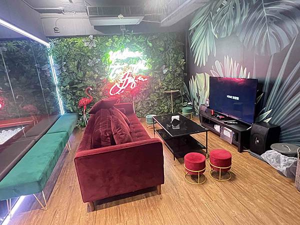 VIVAAPRTYROOM (26).jpg