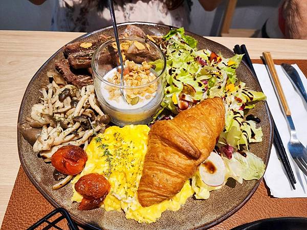 日日朝食-龙冈店 (1).jpg