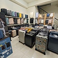 黑箱作業行李箱專賣店 (2).jpg