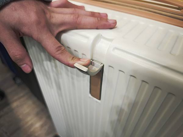 黑箱作業行李箱專賣 (32).jpg