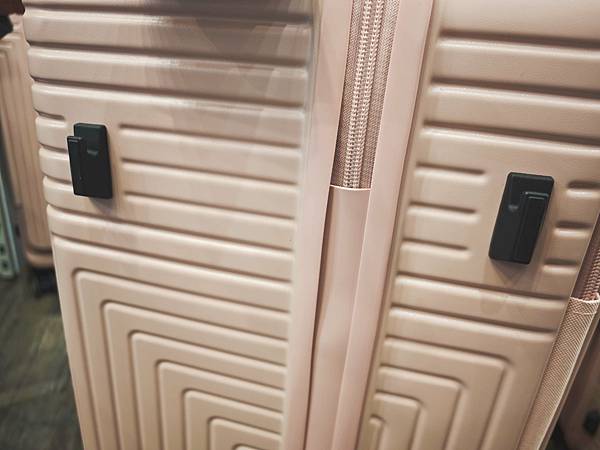 黑箱作業行李箱專賣 (71).jpg