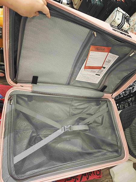 黑箱作業行李箱專賣 (76).jpg