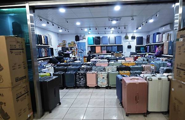 黑箱作業專棊行李箱 (3).jpg