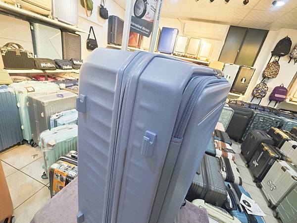 黑箱作業專棊行李箱 (21).jpg