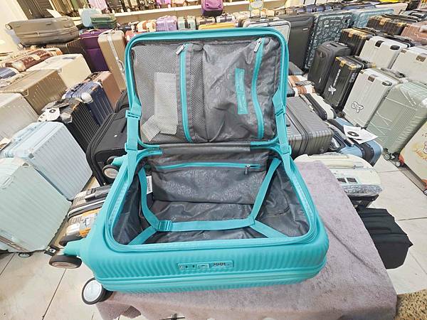 黑箱作業專棊行李箱 (25).jpg