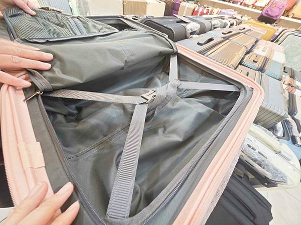 黑箱作業專棊行李箱 (36).jpg