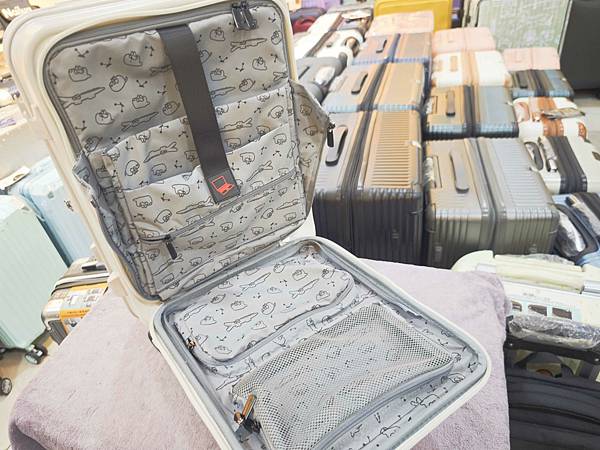 黑箱作業專棊行李箱 (43).jpg