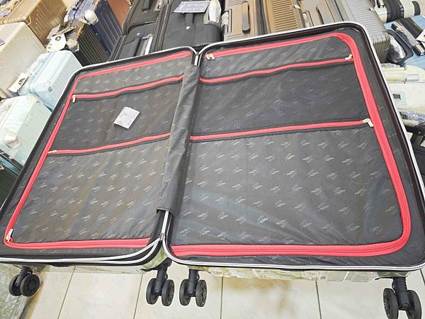 黑箱作業專棊行李箱 (52).jpg