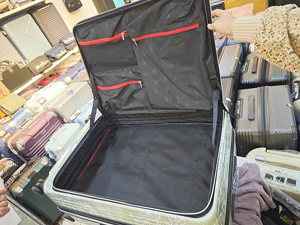 黑箱作業專棊行李箱 (57).jpg