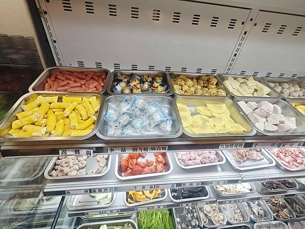 何家香香 麻辣鴛鴦鍋吃到飽 (17).jpg