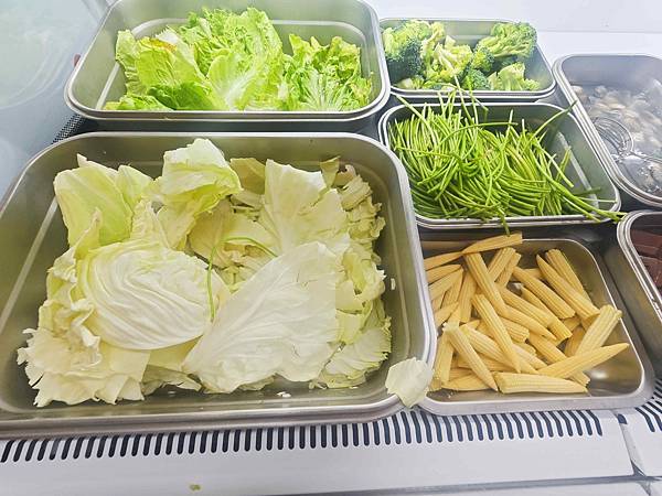 何家香香 麻辣鴛鴦鍋吃到飽 (18).jpg