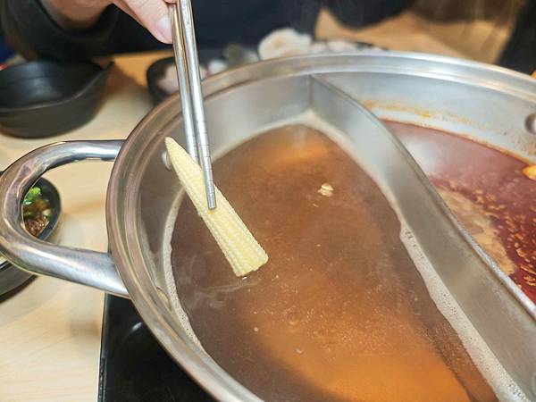 何家香香 麻辣鴛鴦鍋吃到飽 (35).jpg