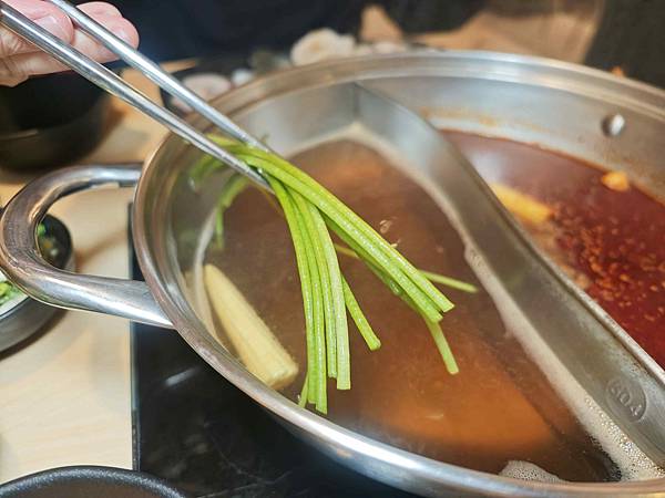 何家香香 麻辣鴛鴦鍋吃到飽 (36).jpg