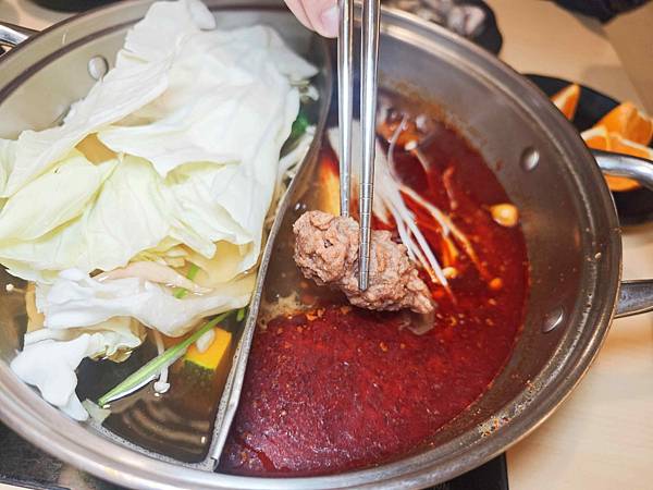 何家香香 麻辣鴛鴦鍋吃到飽 (37).jpg