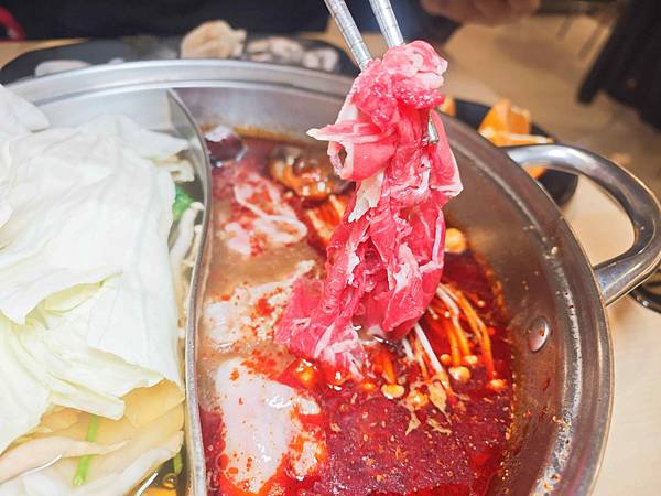 何家香香 麻辣鴛鴦鍋吃到飽 (39).jpg