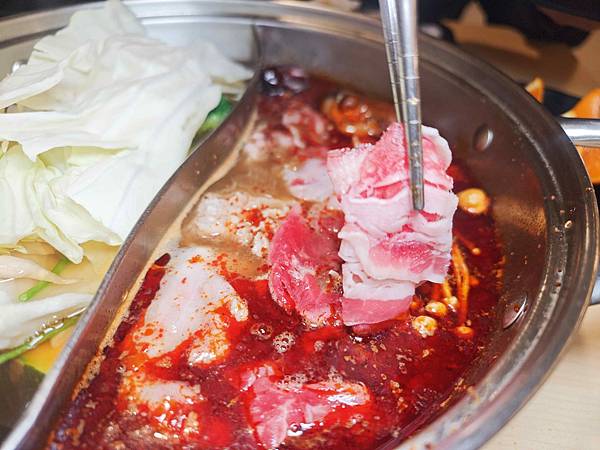 何家香香 麻辣鴛鴦鍋吃到飽 (40).jpg
