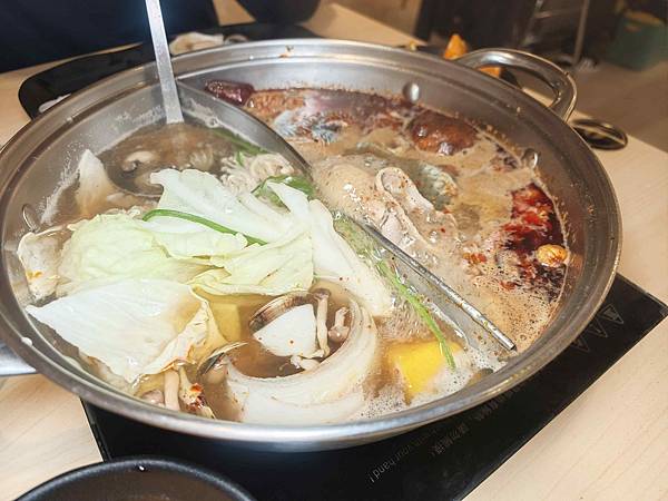 何家香香 麻辣鴛鴦鍋吃到飽 (48).jpg