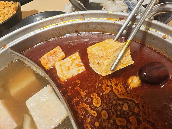 何家香香 麻辣鴛鴦鍋吃到飽 (54).jpg