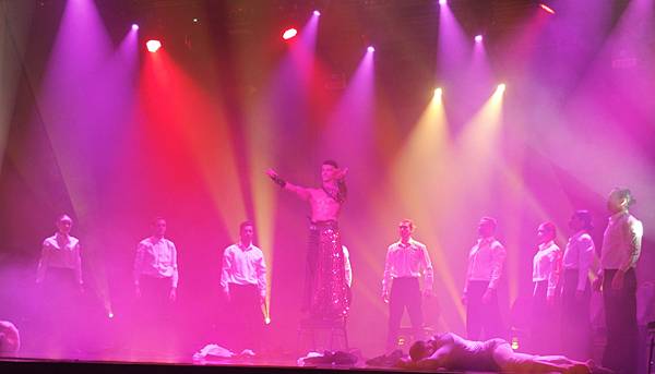 麗星郵輪探索星號舞台秀 (54).jpg