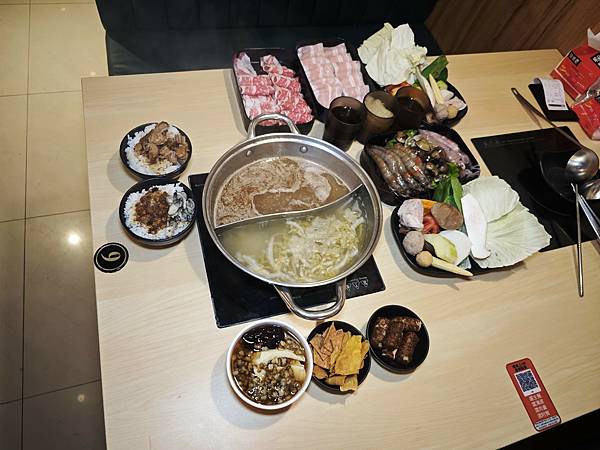 何家香香鍋 (40).jpg