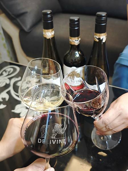DELIVINE德易喝犀牛無酒精葡萄酒 (2).jpg