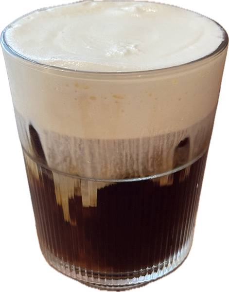 啡常美好咖啡。 美式咖啡+奶蓋.jpg