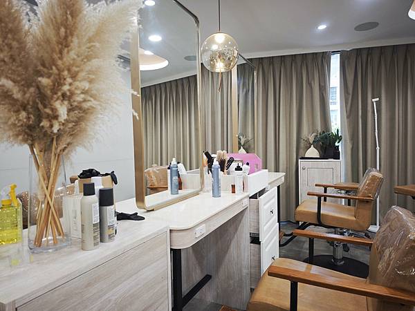 SPARKLING HAIR  SALON (17).jpg