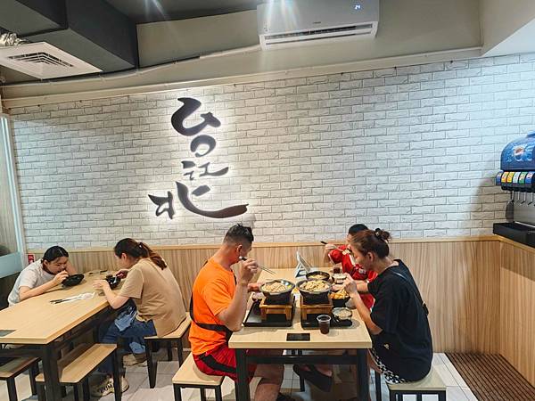 台北江麻辣鴨血臭豆腐 (12).jpg