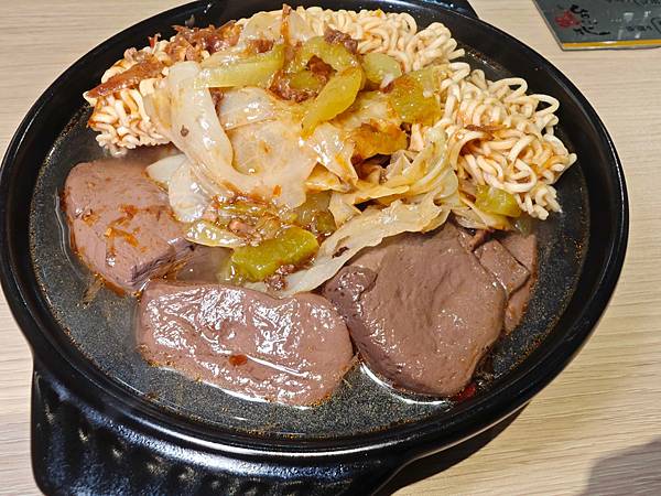 台北江麻辣鴨血臭豆腐 (22).jpg