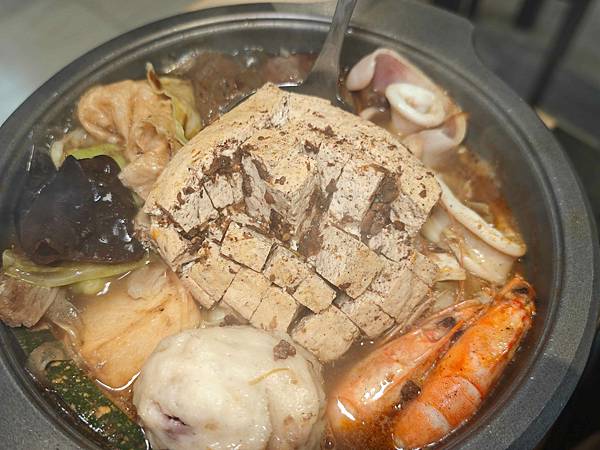 台北江麻辣鴨血臭豆腐 (32).jpg