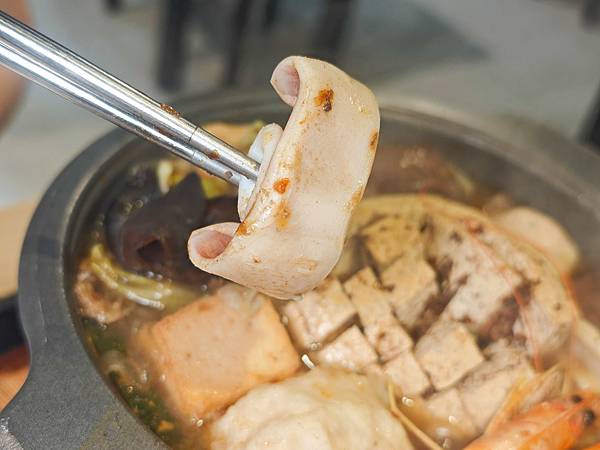 台北江麻辣鴨血臭豆腐 (36).jpg