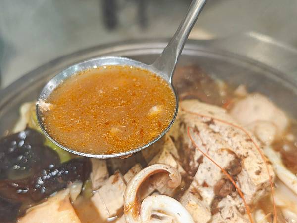 台北江麻辣鴨血臭豆腐 (38).jpg