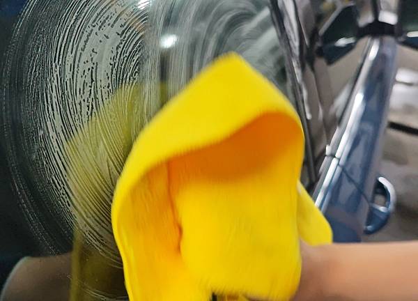 SOFT99車內萬用清潔劑+Roompia 超細清潔刷 (2).jpg