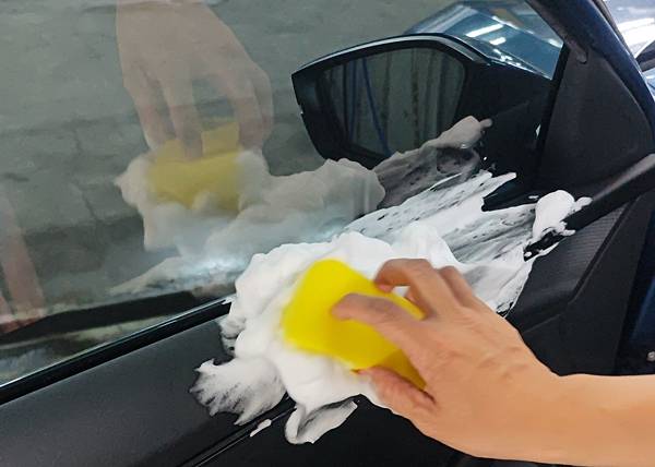 SOFT99車內萬用清潔劑+Roompia 超細清潔刷 (17).jpg