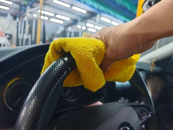 SOFT99車內萬用清潔劑+Roompia 超細清潔刷 (22).jpg