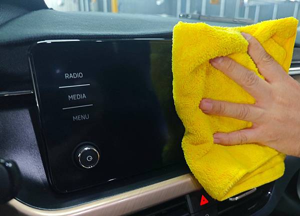 SOFT99車內萬用清潔劑+Roompia 超細清潔刷 (24).jpg