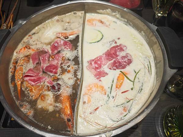 魔椒頂級麻辣鴛鴦鍋 (25).jpg