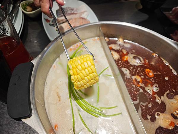 魔椒頂級麻辣鴛鴦鍋 (40).jpg