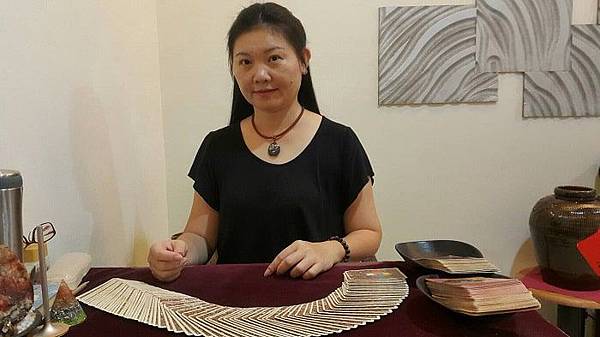 屏東塔羅牌占卜問事薇莉老師 塔羅老師推薦00-min.jpg 屏東塔羅牌占卜問事薇莉老師 塔羅老師推薦00-min.jpg