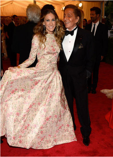 Sarah Jessica Parker in Valentino with the designer.