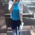 外套：PP粉藍tatami外套/內搭PP銀藍Apoc貼身褲/三宅me亮藍波浪褶背心+海軍藍皺織口袋短裙