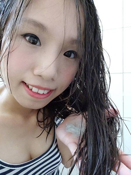 準備抹上滋養霜.jpg 試用