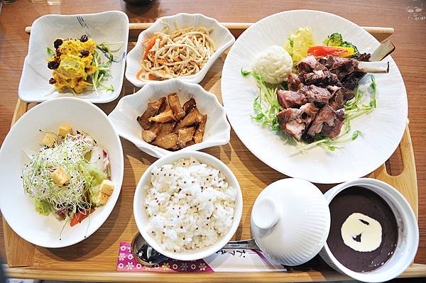 秝米歇歇亭,南投簡餐推薦,往清境的路上,停下來歇歇腳享受美食