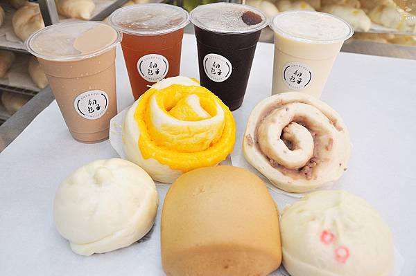 【初包子】包子饅頭專賣店。自製老麵發酵，原味手作無添加，外皮