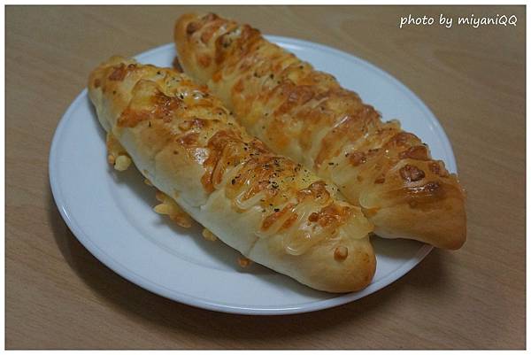 乳酪條麵包8.jpg