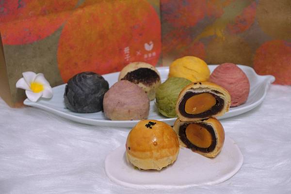 麥麥冊中秋禮盒開箱|蛋黃酥|多口味流心酥