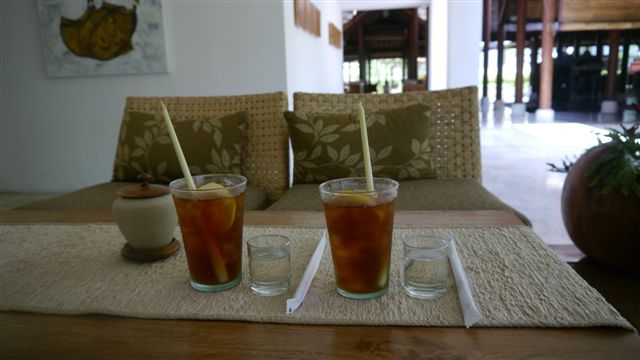 住club房型的好處就是飲料喝免錢 住club房型的好處就是飲料喝免錢