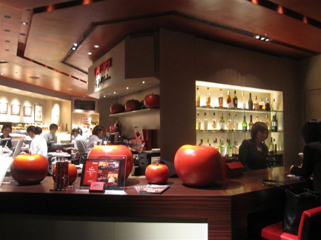 旁邊是麵包店 旁邊是麵包店