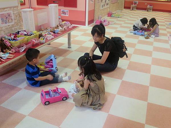 小波也很賞臉地一起玩 小波也很賞臉地一起玩